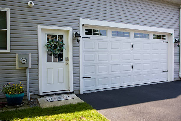 24/7 Emergency Garage Door Panel Replacement experts in Scotland County County, MO